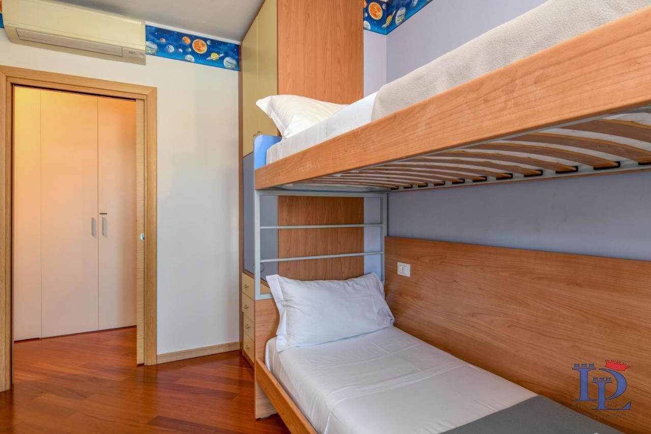 Desenzanoloft Official Partner Marriott Homes & Villas -Butterfly And 5 Pools Family Apartment Дезенцано-дель-Гарда Экстерьер фото