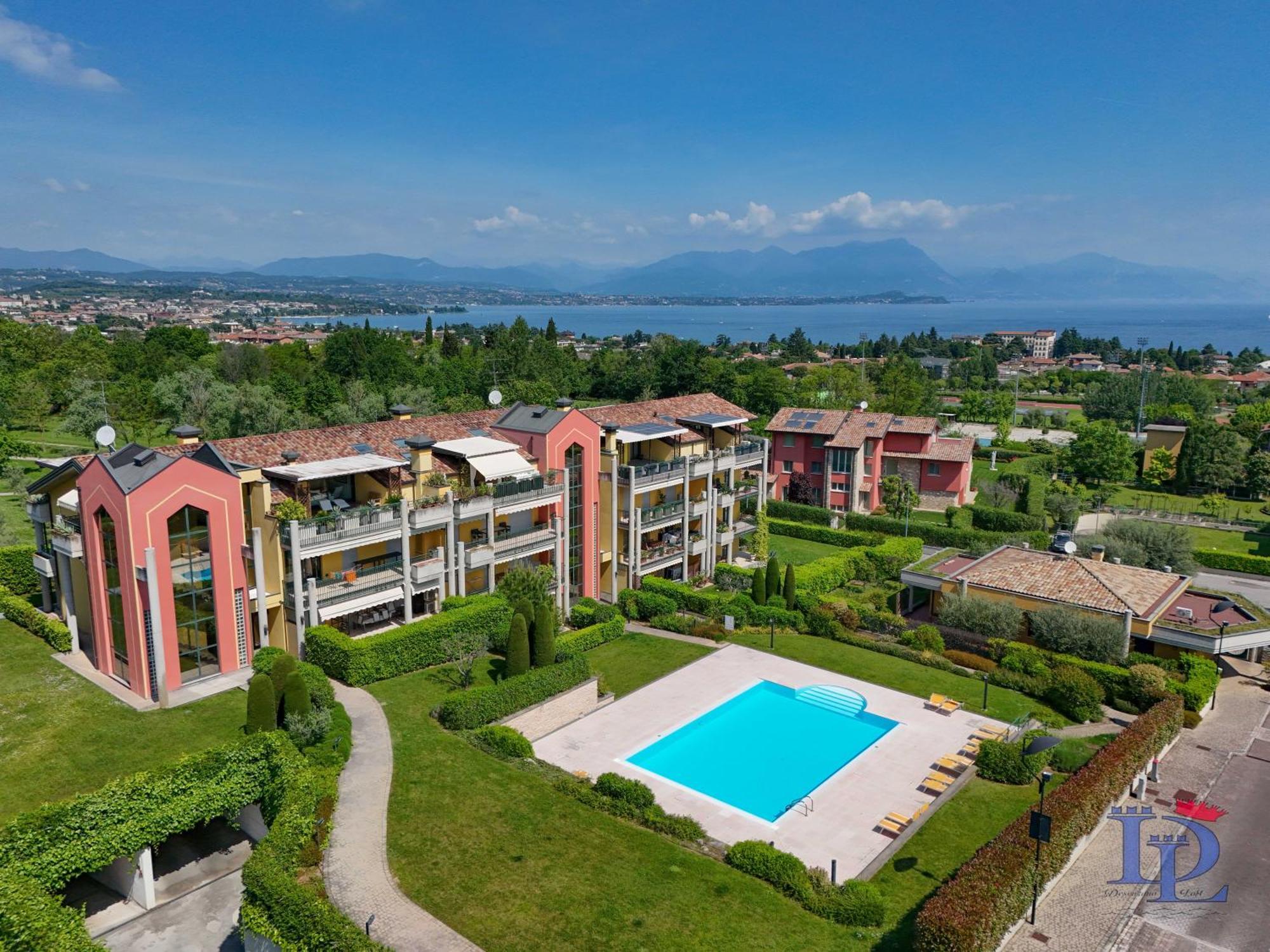 Desenzanoloft Official Partner Marriott Homes & Villas -Butterfly And 5 Pools Family Apartment Дезенцано-дель-Гарда Экстерьер фото